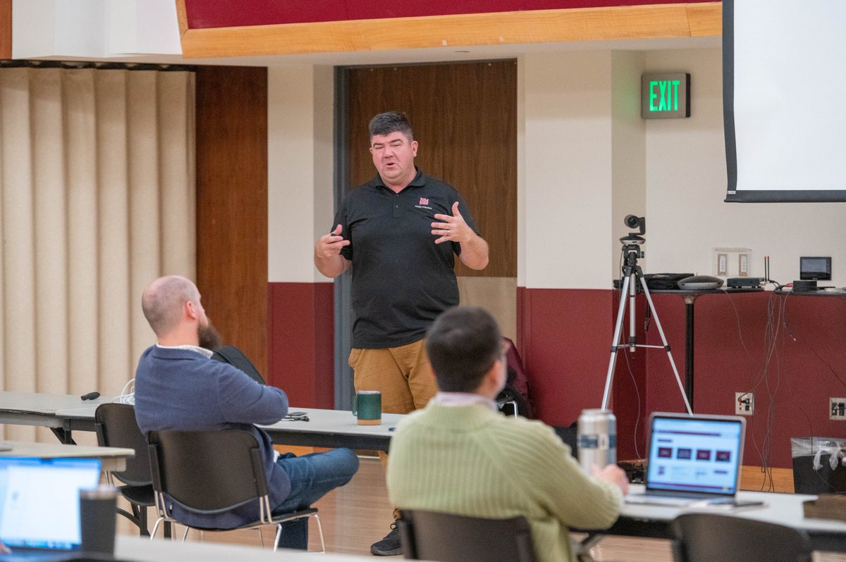 nmsuDaSA's tweet photo. Check out some of the pics from the 2nd annual @nmsu Data Science Symposium! @nmsu_HEST @nmsu_arts_sci @CoresNmsu @NMSUVPR https://t.co/iSyAzwtxho