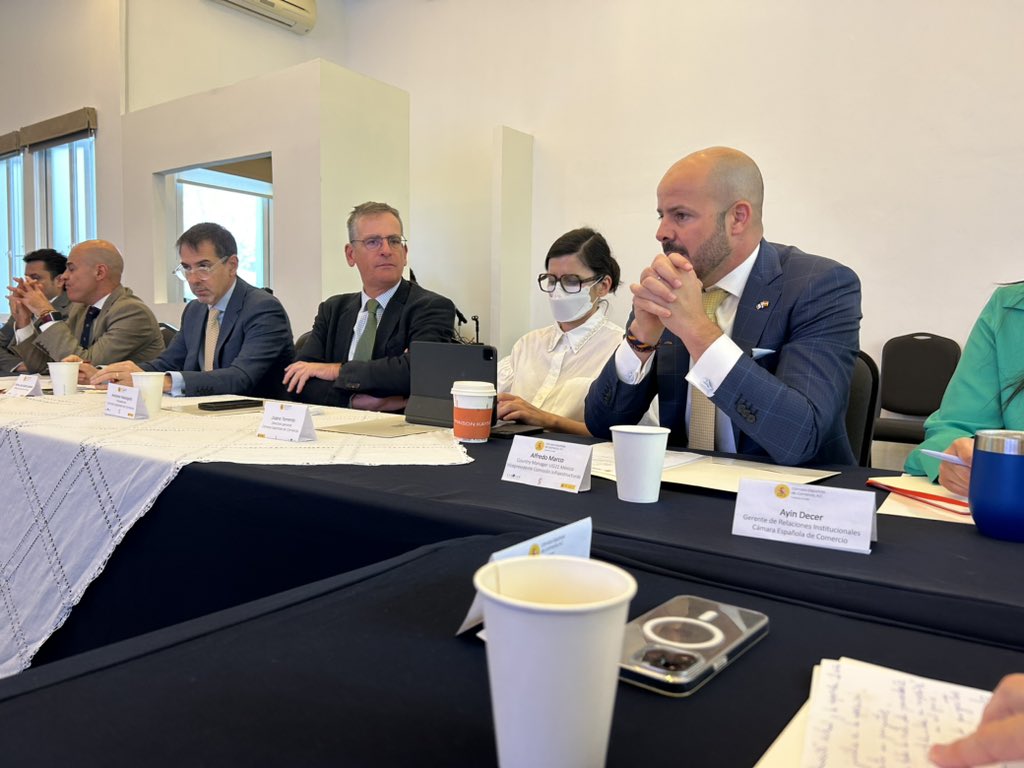mgmoles's tweet photo. Reunión con el Embajador @DuarteCuadrado en #Mexico, organizado por @camescommx.
Junto a nuestro Director @AlfredoMarco9 participamos representando a @UG21Consultores 
#addvalueengineering #Horizonte2025 https://t.co/My6fhloVz3