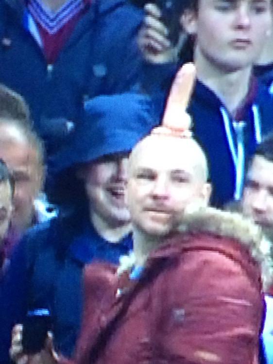 Here is comrade <a href="/GraySkullAntifa/">𝔾𝕣𝕒𝕪𝕤𝕜𝕦𝕝𝕝 𝔸𝕟𝕥𝕚𝕗𝕒 ($8)</a> protesting the <a href="/NBA/">NBA</a> ! They won’t allow trans woman to play ! Bigotry ! 

#TransRightsAreHumanRights