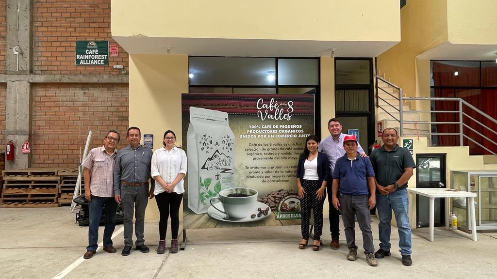 GQSPPeru's tweet photo. Finalizamos nuestras actividades con la Misión Internacional oficial del #GQSPPerú visitando la cooperativa #Aproselvanor y la Dirección Regional de Agricultura de la región San Martín - #DRASAM.
#UNIDO #ONUDI #GQSP #GQSPPerú https://t.co/Df3HiFNsNf