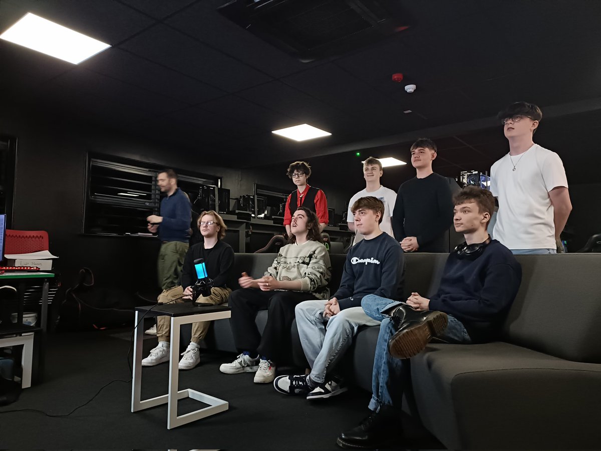 qmsamurai's tweet photo. Today our fantastic second year Extended Diploma students took on their @fnatic and @Yoyotech work experience presentations!

Each team was given a brief to cover and they both smashed out some incredible work!

#WorkExperience #AlwaysFnatic #Yoyotech https://t.co/LFuIqlAmHm