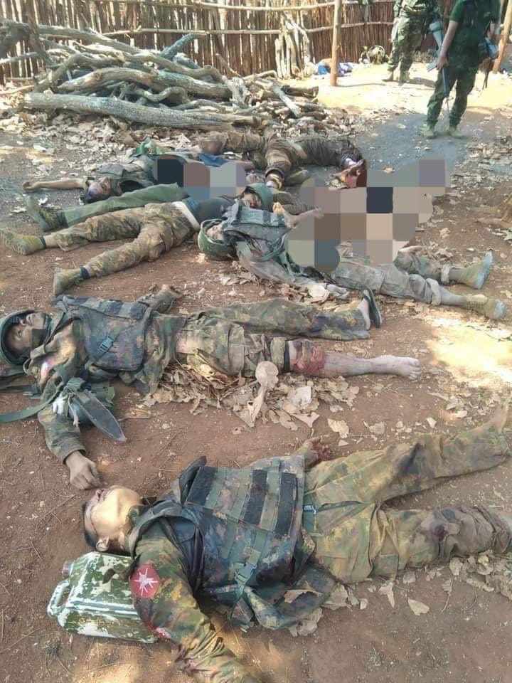 nicholas6284's tweet photo. WARNING: Graphics
BREAKING: local resistance claims an entire fascist battalion perished in battles alongside Shan-Karenni border.
By the look of the weapons seized, its a significant amount.
#MyanmarRevolution https://t.co/T515xLxfjD
