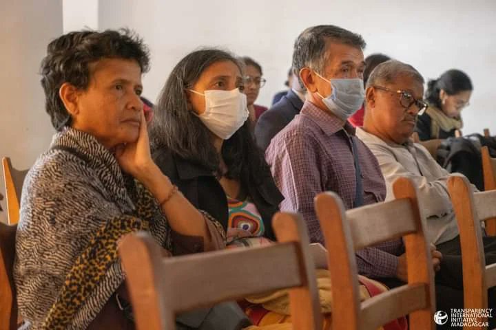 TI_MDG's tweet photo. TI-MG a tenu ce jour la diffusion en avant-première du film d'#investigation "Takalo-patsa vidim-pahanginana" sur le conflit foncier dans le district de #Mampikony.L'occasion de discuter avec les parties prenantes impliquées des pistes de résolution de ce conflit.
#LCAII
#MALINA https://t.co/FTWM98Mg1P