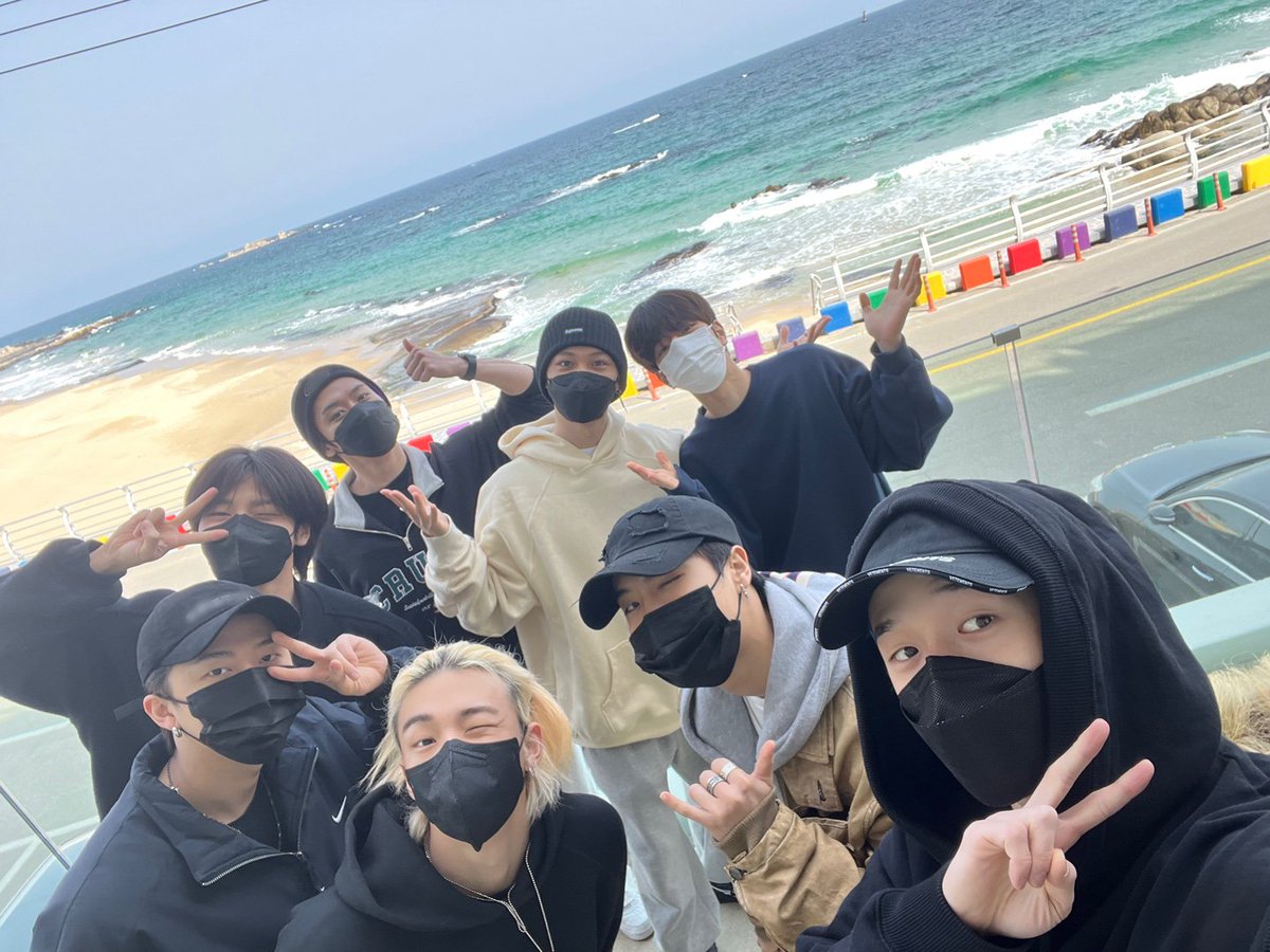 08haulz's tweet photo. @ybhauls #나침반이_가리킨_스키즈_5주년 
#OurNeverEndingSKZ
#StrayKids5thAnniversary https://t.co/4HHkBjn2CC
