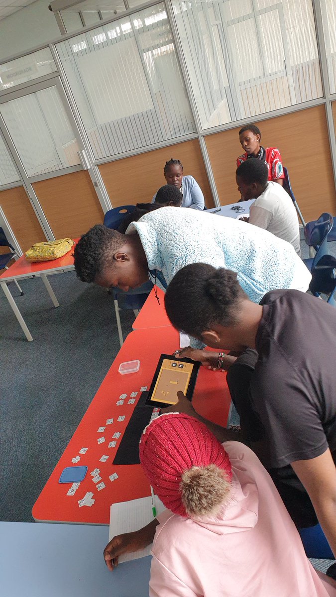 flesymz's tweet photo. Attendees had no idea how much a smartphone controls their lives until today's workshop. It was eye-opening! Pledged to establish boundaries, prioritize their #digitalwellbeing by reclaiming control of their technology relationship. #DataDetaKitKE @Info_Activism #knlsGotGame https://t.co/uAu9GiiyiF