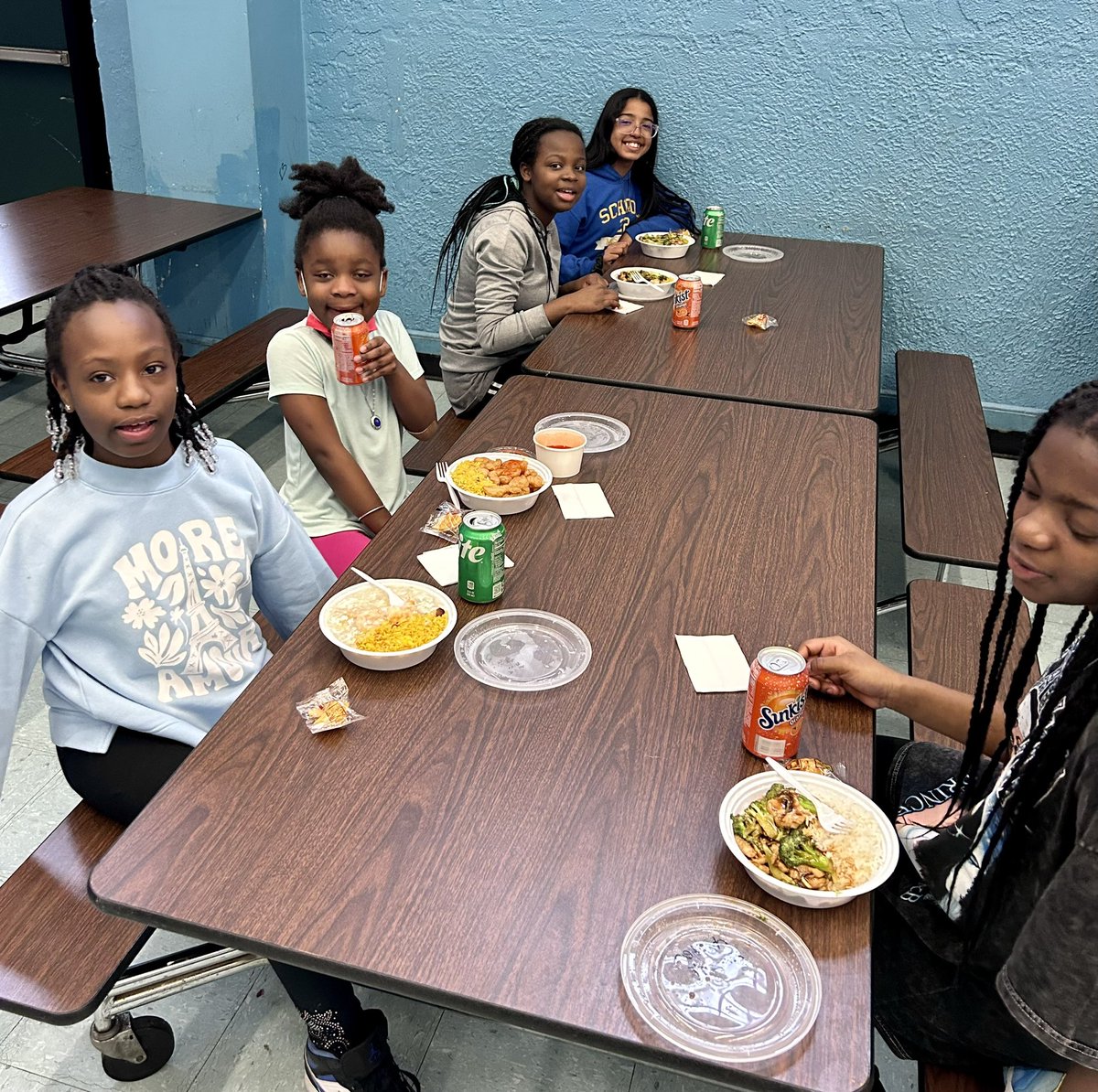 SonyGrandoit tweet media