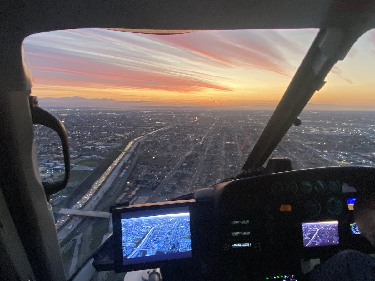 What an absolutely stunning morning!! Good Mornin’ y’all from #NewsChopper4 @NBCLA @BelenNBCLA @HollyHannula #RainRainGoAway #LATraffic #SoCalMornings #LAWeather