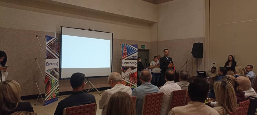 #24Mar #Ahora 'Esto es muestra del compromiso del nuevo modelo productivo. Estamos empeñados en garantizar una economía post rentista y consolidar la producción local' comentó el alcalde @LuisJonasReyes en su participación del taller 'BANCOEX EMPRENDE' @BancoexVE