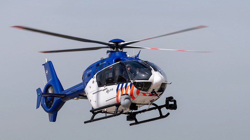 Politie's tweet photo. Minister van Justitie en Veiligheid geeft groen licht vorming twee nieuwe Landelijke Eenheden. Dit schrijft ze aan Tweede Kamer. Ook zijn de namen bekend: Eenheid Landelijke Expertise en Operaties en Eenheid Landelijke Opsporing en Interventies.
https://t.co/1NUcBAoLtV https://t.co/ejSyyQtDOb