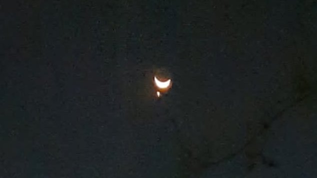 pradhandebadas's tweet photo. Spectacular celestial view: Venus and the Moon line up together in #Bhubaneswar skies
#Odisha #venus #Moonline https://t.co/EMvpsA6oN7