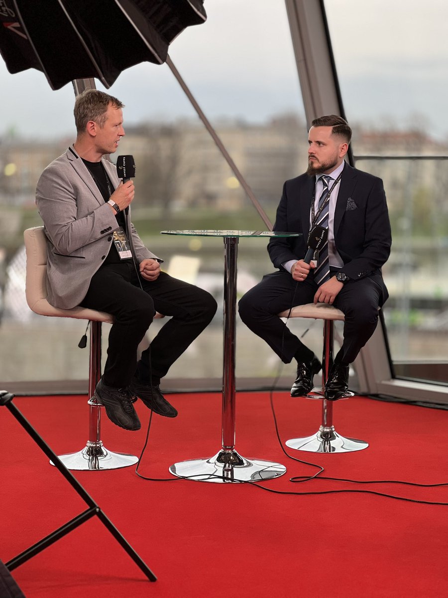 api_verse's tweet photo. Just now  🎬  Our CEO&amp;CTO @wojtek_litwin in front of the @comparic cameras during @InvestCuffs 🎥  
Interview will be available soon 🔸 
#apiverse #blockchain https://t.co/uN4tI1pLiz