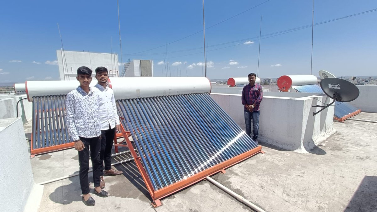 chakanmc's tweet photo. माझी वसुंधरा 3.0 व स्वच्छ सर्वेक्षण 2023 अंतर्गत चाकण शहरात  सौर  उर्जा वापराबाबत जनजागृती करण्यात आली.तसेचनागरिकांनी LED दिवे,सोलार दिवे,सोलार वॉटर हिटर वापरण्याबाबत नागरिकांचे प्रबोधन वअपारंपारिकउर्जा वापराबाबत आवहन करण्यात आले https://t.co/ABom7iQW1p