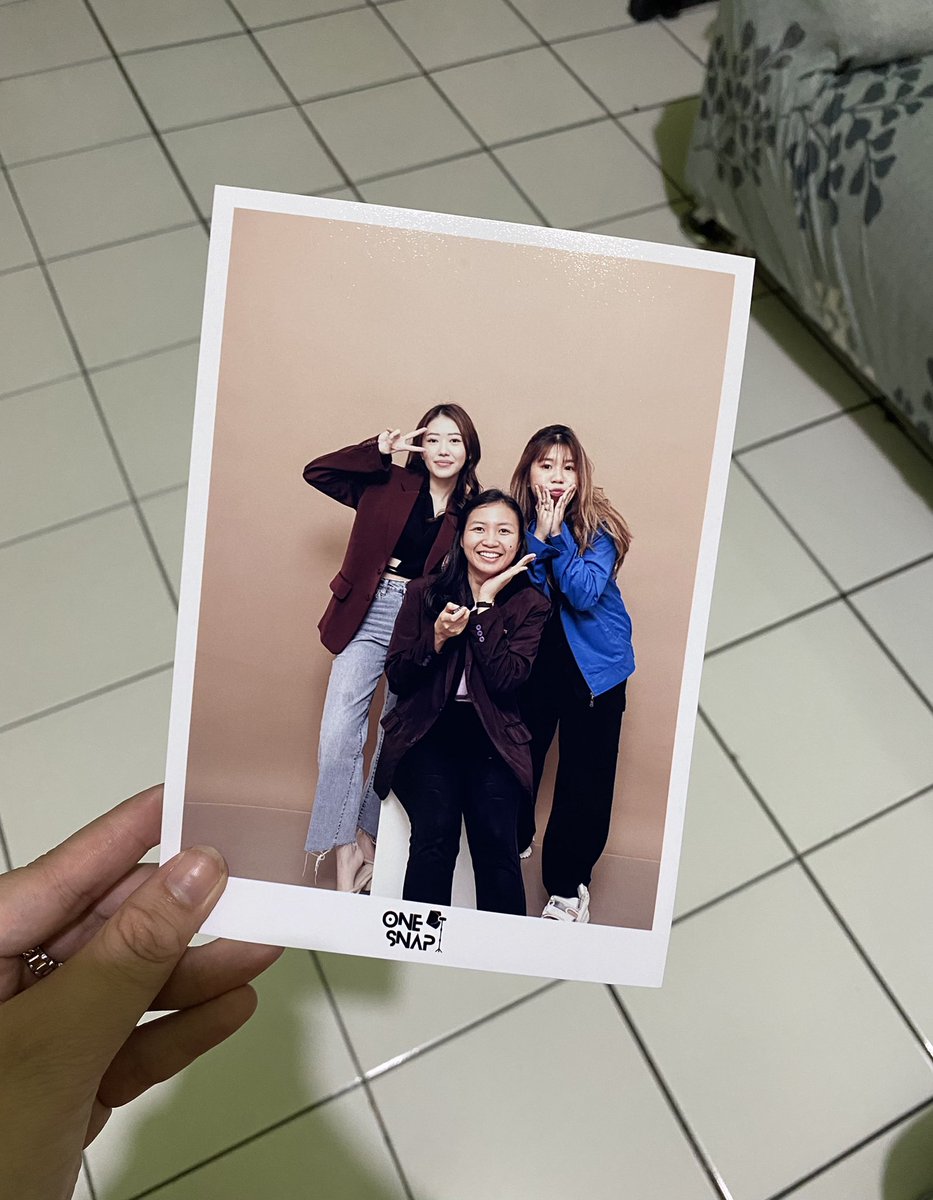 valenciachndraa's tweet photo. so grateful to hv u guys💗 https://t.co/1qL60Jv5og