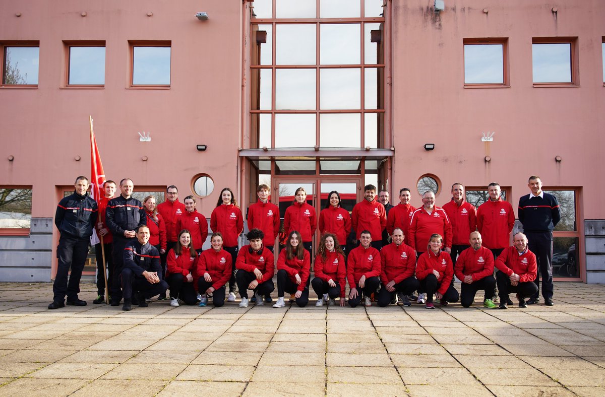 🏃‍♀️Départ de 29 coureurs de la #Vendée pour le 62è #CrossNat2023 des Sapeurs-Pompiers organisé par <a href="/SDIS51/">Sapeurs-pompiers de la Marne</a> et <a href="/udsp51/">Union Départementale des Sapeurs-Pompiers de la</a>🚒

✅Sélectionnés lors du Cross Départemental qui a eu lieu en octobre, ils vont représenter la Vendée le 25 mars dans la <a href="/VilledeReims/">Ville de Reims</a>

Bonne course à eux 👍🍀