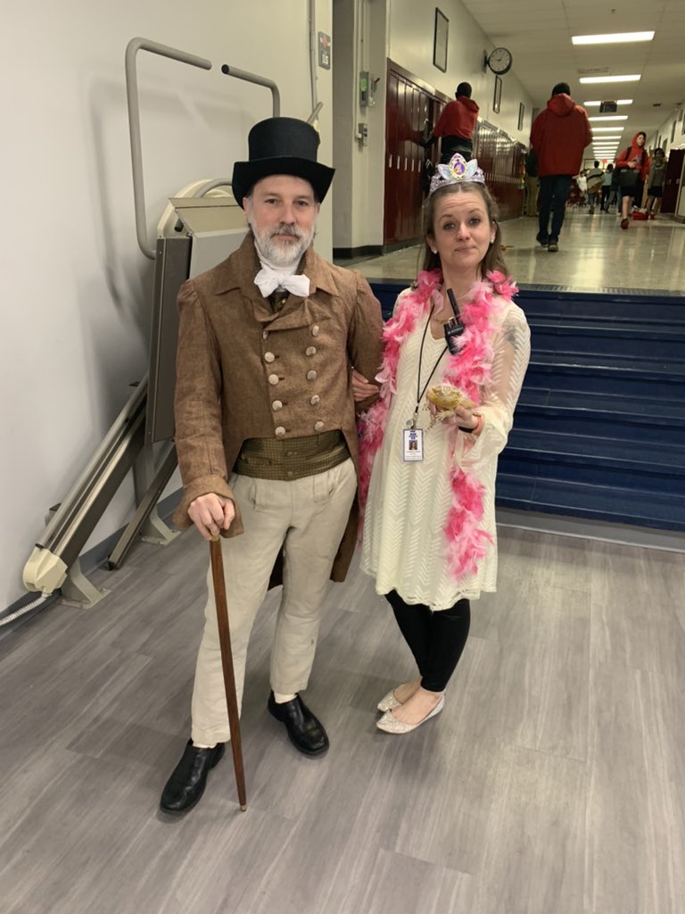 MrsGiesKMS's tweet photo. Happy Fancy Friday! ����🎩 @KilbourneMiddle #itsworthit https://t.co/I06nefaIoX