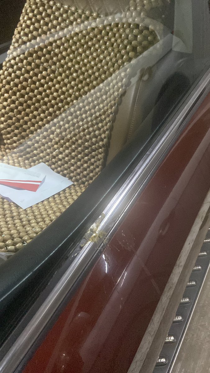 h_singhal1978's tweet photo. @MahindraRise dissapointed by poor service and attitude. 8 days at service center… several follow up then recv the car today… mentions washing and cleaning (not done) god knows whether other issues have been resolved… https://t.co/KlD82eIAnR