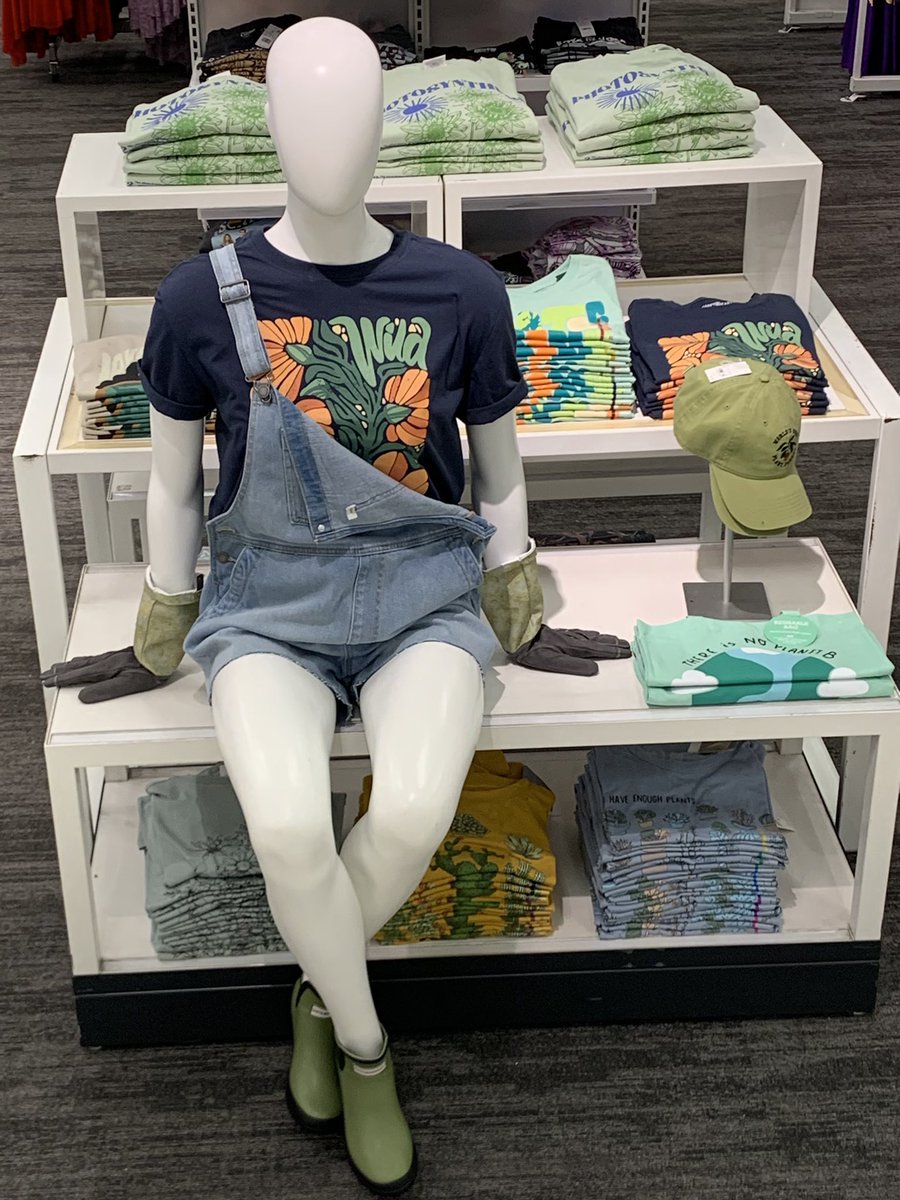 abarbet64's tweet photo. #VMLstyle creating EARTH DAY experience within the new LICENSE SHOP mdsng. https://t.co/M4HSAkb1jw