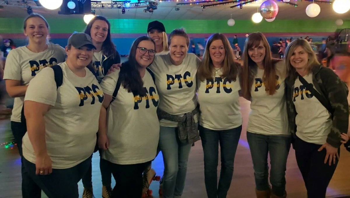 JeffersPondPLS's tweet photo. Thank You @JeffersPondPTC for hosting a family event at Skateville last night.  There was an awesome turnout from @JeffersPondPLS students, families and staff. https://t.co/x1qRNoUnx3
