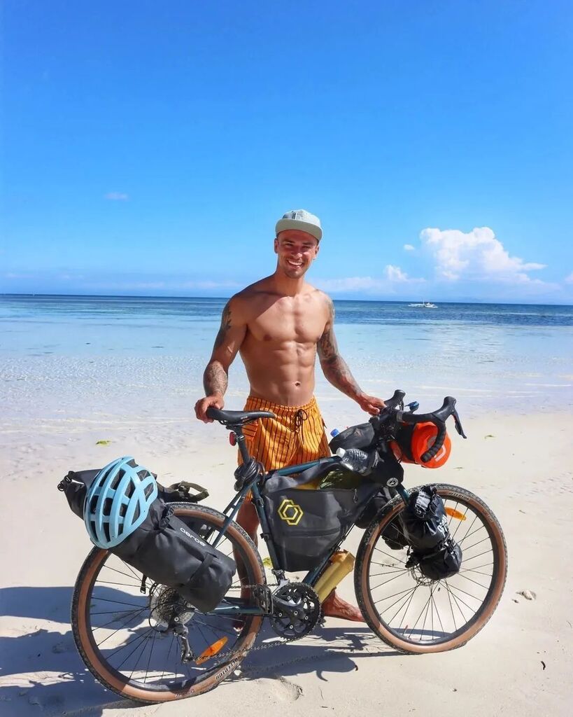 'Island bike life! 🤟 🔥' • Regranned from @algirdas_wanders Use #bikewander to be featured! instagr.am/p/CqLP9muIs4K/