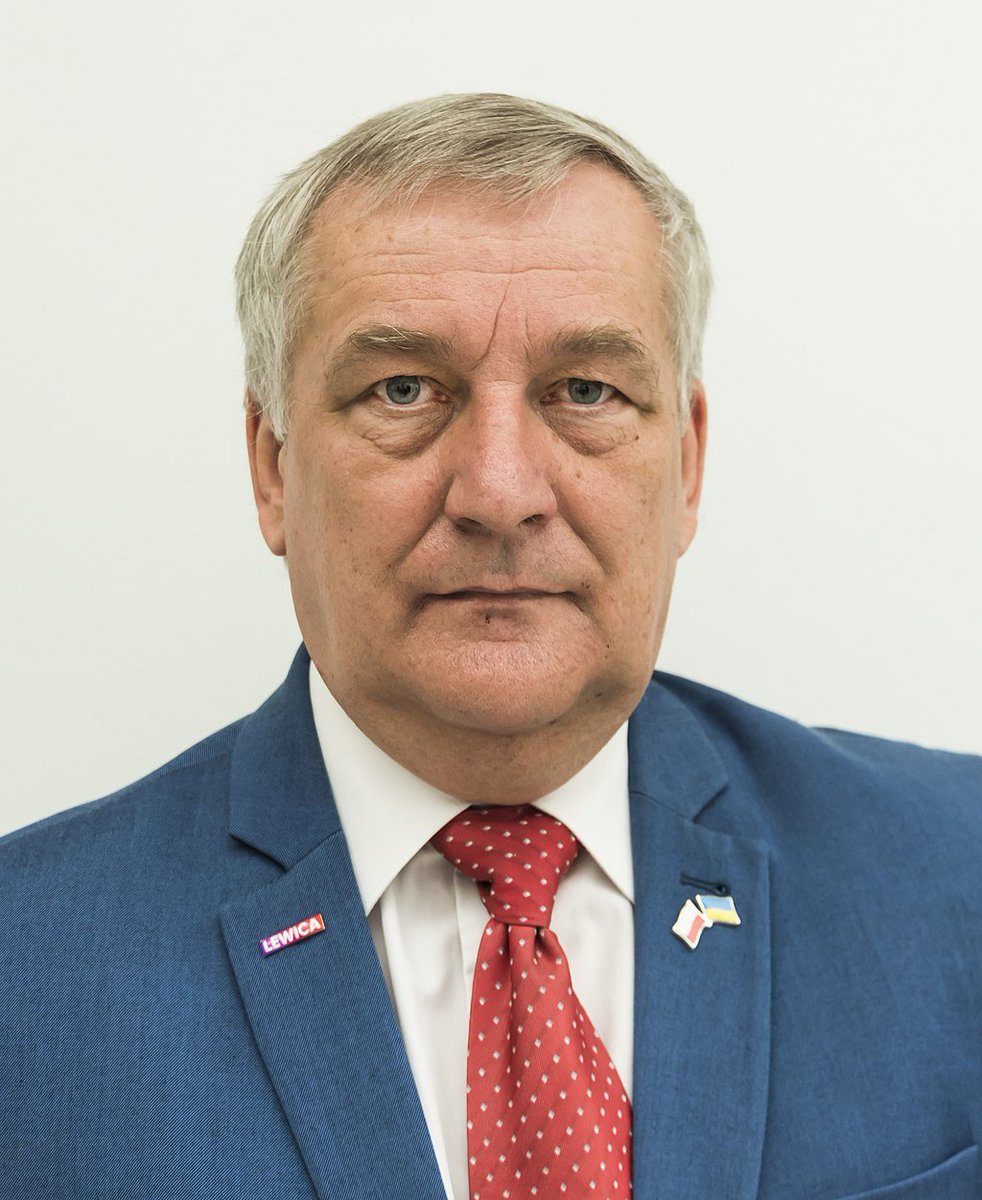 RadekKar's tweet photo. 💰 374 853,71 zł – tyle średnio kosztowało utrzymanie jednego posła w 2021 roku na przykładzie przedstawicieli Lewicy.

↗️ Najwięcej Moniki Falej: 475 069,27 zł.

💳 Uposażenie: 127 918,75 zł
🥘 Dieta: 37 578,05 zł
🏢 Biuro: 267 572,47 zł
🚗 Paliwo (w powyższym): 35 103,60 zł
🏠 Wynajem mieszkania: ~42 000,00 zł

↘️ Najmniej Wiesława Szczepańskiego: 291 190,73 zł.

💳 Uposażenie: 49 703,31 zł
🥘 Dieta: 37 578,05 zł
🏢 Biuro: 161 909,37 zł
🚗 Paliwo (w powyższym): 29 762,84 zł
🏠 Wynajem mieszkania: ~42 000,00 zł

ℹ️ Poseł Szczepański otrzymywał wynagrodzenie w oparciu o umowę o pracę z Pocztą Polską S.A. – stąd niższe uposażenie.

ℹ️ Poseł Wolski nie rozbił swojego wynagrodzenia na uposażenie, pozostałe miejsca pracy i dietę, dlatego przypisałem mu średnie wyniki pozostałych posłów.