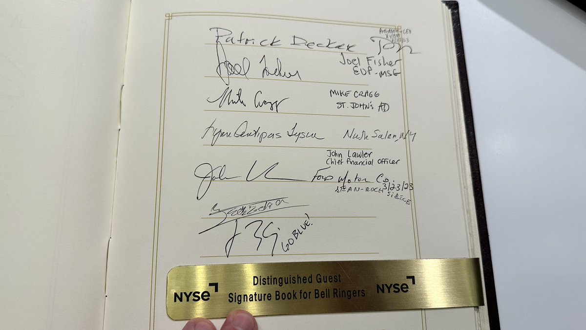 jason_blessing's tweet photo. Fun to ring the #OpeningBell today at the @NYSE with @ModelN and meet @jimcramer! #madmoney #GoBlue https://t.co/89vXuZqjl4