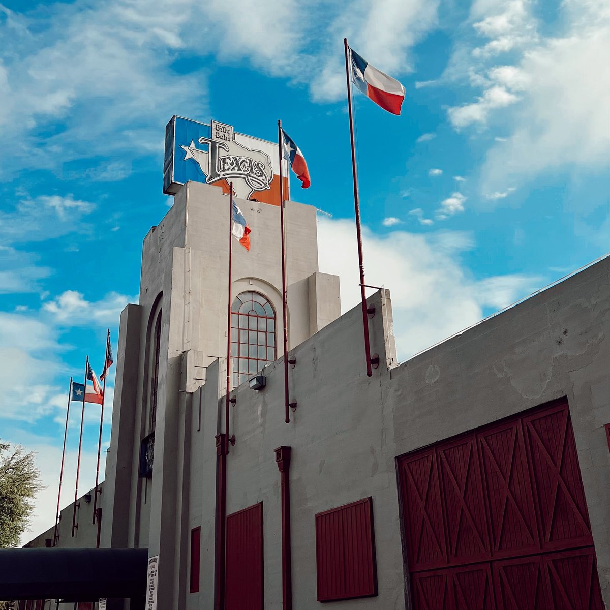 👋 <a href="/BillyBobsTexas/">Billy Bob's Texas</a> 

Who are we seein out tonight?