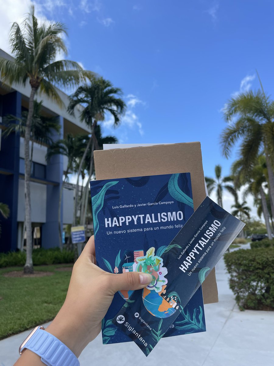 alessia_granda's tweet photo. I got this book for free at the #WorldHappinessFest 🫶🏼 They have many free samples and goodies, make sure you stop by and get yours too! 

#WeAreFIU @FIU #freebies @happiness_fest https://t.co/fNIKM4MWsb