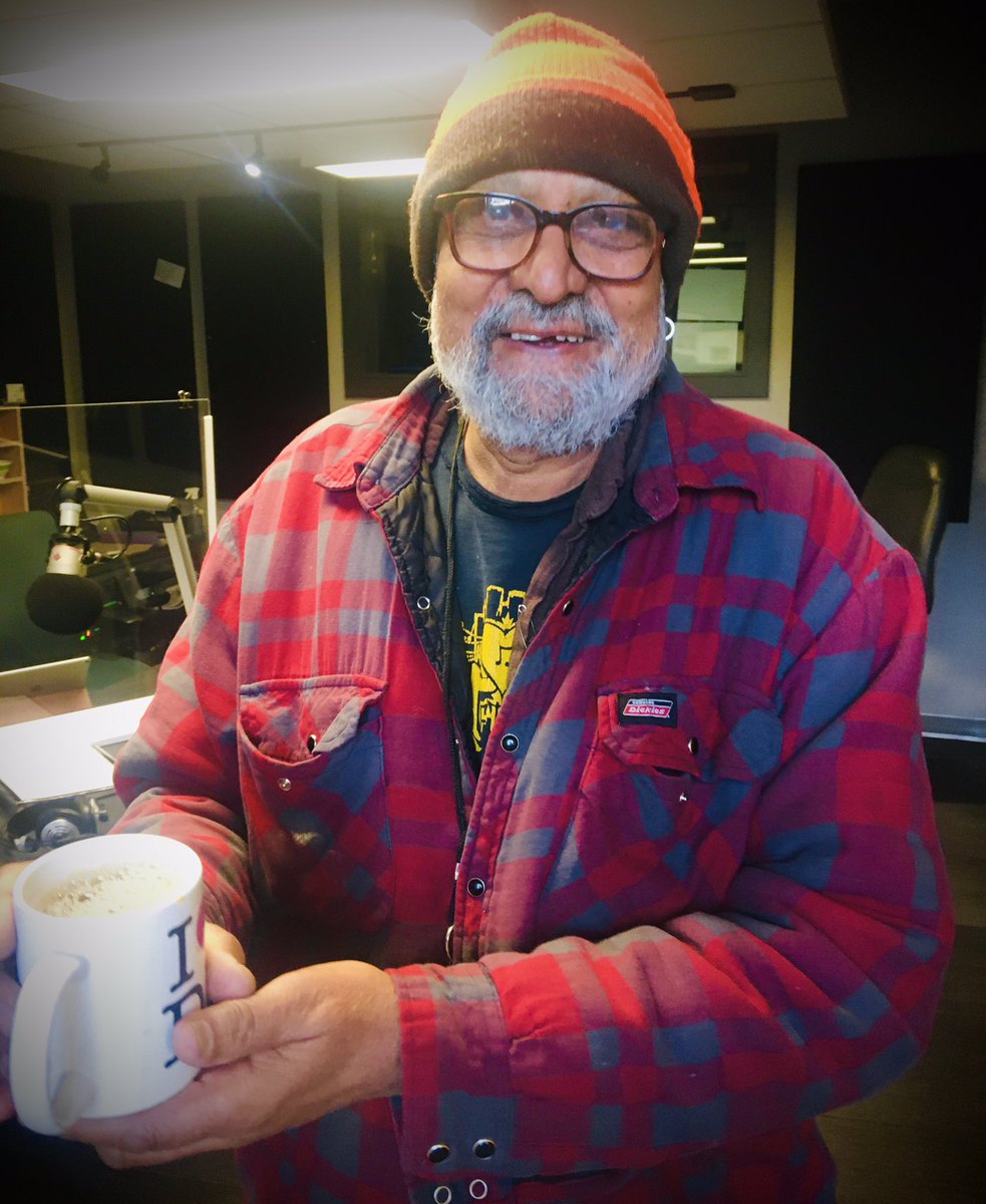 GrantStovel's tweet photo. Filled to the brim with sweetness and goodness, @babackua is pouring out bottomless refills of #MidMorningMojo right now on @ckuaradio!! Brewed up freshly for you every Friday from nine to noon. #SweetGoodMorning #BrimfulOfBaba #CuppaBaba #DamnFineCoffee #FreshGround https://t.co/SxrySaMo4e