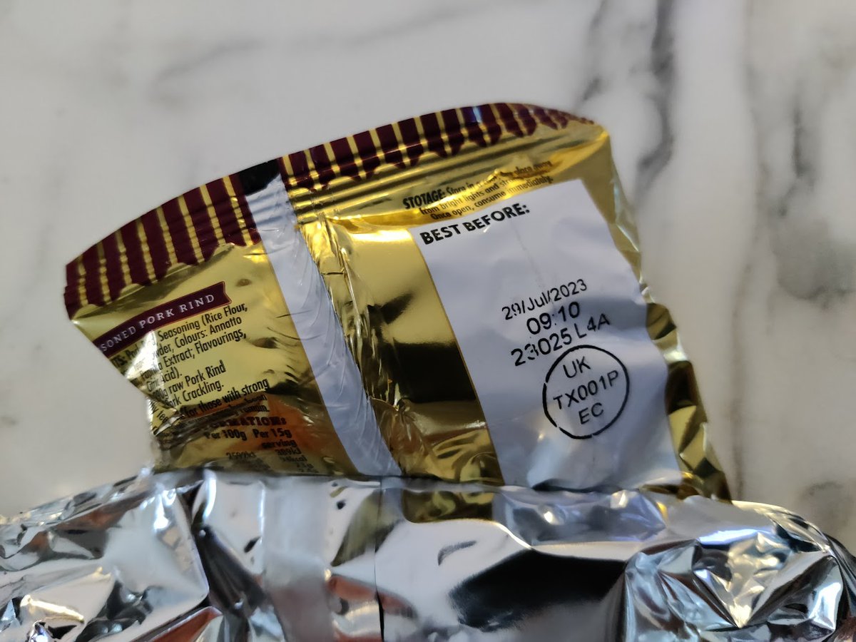_Andy_Kay_'s tweet photo. @RealCrackling whats gone on here then? Last bag in the multipack and it's been sliced by the bagging machine. Seal wasn't perfect and not a full bag in there. Disappointed. Otherwise, the other bags tasted great! https://t.co/2973TABNrk