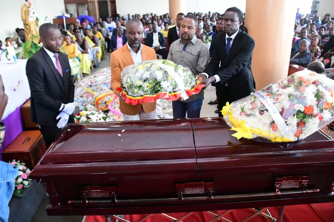 Thomas_Tayebwa's tweet image. This afternoon i joined mourners at St. Padre Pio Catholic Parish, Akright Housing Estate to pray for the soul of our brother and friend John Barisigara who perished in a fatal accident in Iganga yesterday. Mr Barisigara was a Senior IT Officer, Ministry of Local Government.