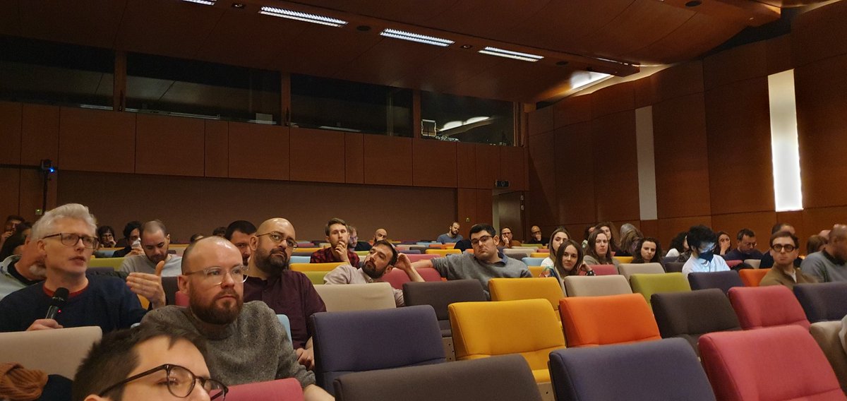 MartinNonhoff's tweet photo. What a great crowd at #DTWF2 's final keynote by Alan Finlayson on 'Reactionary Digital Politics'! https://t.co/7Mwl7JQNjl