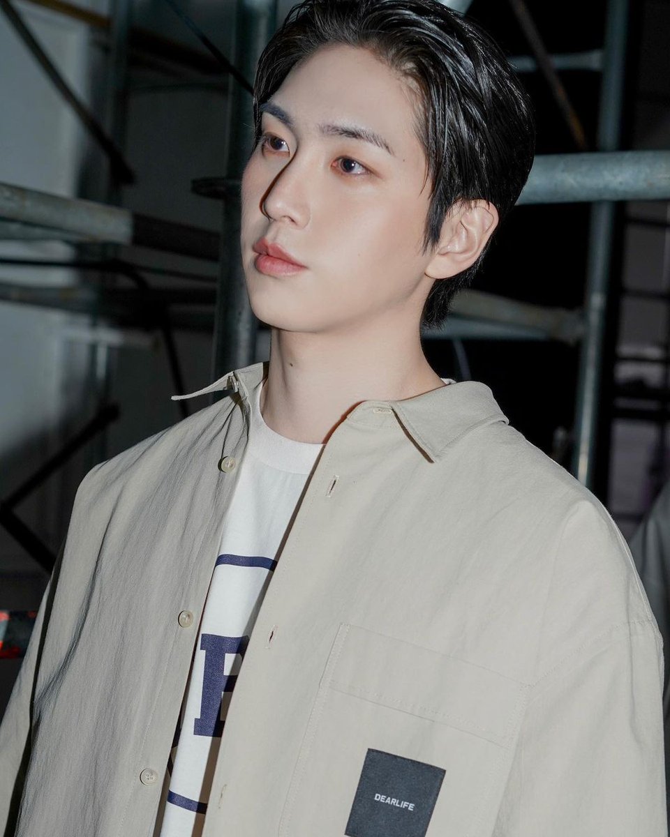 letsgoptg's tweet photo. Backstage photos of Shinwon at NOT ENOF WORDS x DEAR LIFE fashion show; photos by photographer SORA
https://t.co/7HP2RtVDLQ
#PENTAGON #펜타곤 @CUBE_PTG
#SHINWON #신원
#NOTENOFWORDS #DEARLIFE
#낫이너프워즈 #디어라이프
#2023SFW_FW https://t.co/GPVV3cpzMY