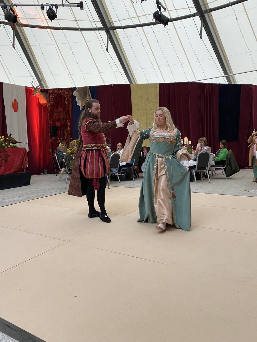 MaireadSweeney7's tweet photo. Hill of O’Neill and Ranfurly House have witnessed the marriage of Hugh O’ Neill and Mabel Bagnal in front of tour operator guests! Amazing spectacle of living history! @MidUlster_DC @NITouristBoard #MTB #EmbraceAGiantSpirit #Unwindingtime https://t.co/k4XhJm87KJ