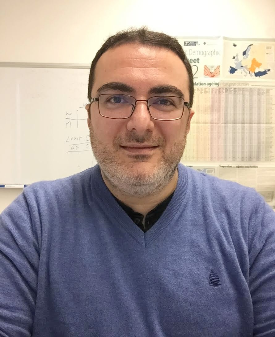 UNI_FIRENZE's tweet photo. #Unifimagazine Studio internazionale coordinato da @brunoarpinoFLR del Dipartimento Disia presenta i risultati di 2 indagini condotte in 27 paesi su oltre 65mila persone, che evidenziano il ruolo cruciale di partner e figli nella prevenzione del #Covid19
https://t.co/2sh0kBO9bs https://t.co/zYFGPeRuSv