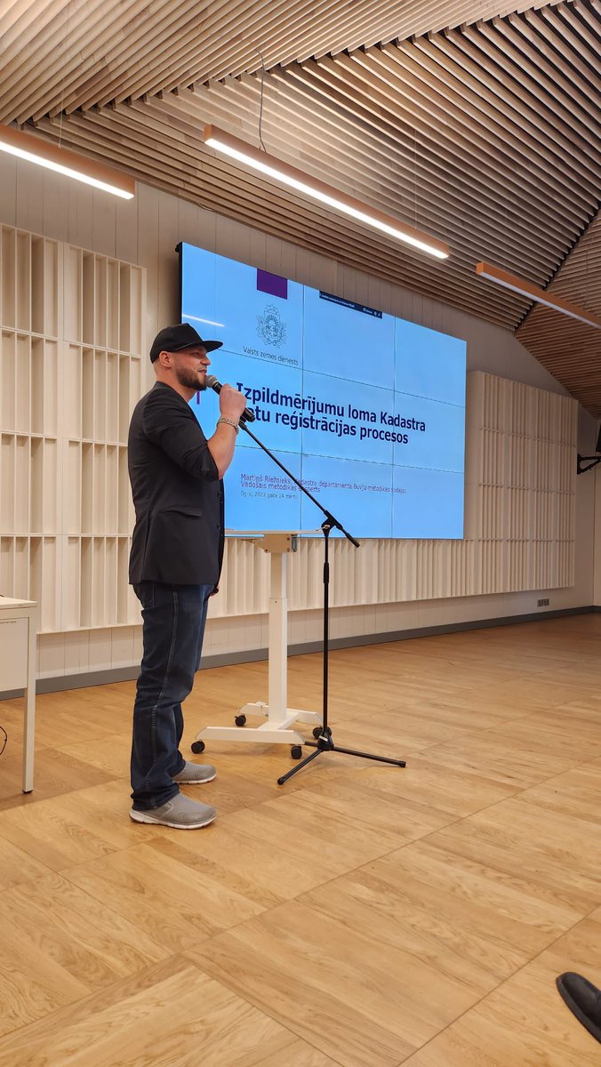 ZemesDienests's tweet photo. Šodien @LatMerBiedriba rīkotajā konferencē informējām par mūsu stratēģiskajām prioritātēm un izaicinājumiem. 🎯
Šobrīd efektivizējam procesus, lai no dokumentiem pārietu uz uzkrātajiem datiem, un līdzšinējā sadarbība šajā peocesā ar LMB ir un būs noderīga!🙌 #sadarbība https://t.co/8OX0WOBwU7