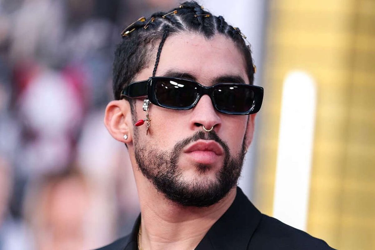 endscenepod's tweet image. If you aren’t living under a rock, you know that #BadBunny is being sued by his ex for the use of her voice in two of his songs. The amount she’s asking for? 40 million!