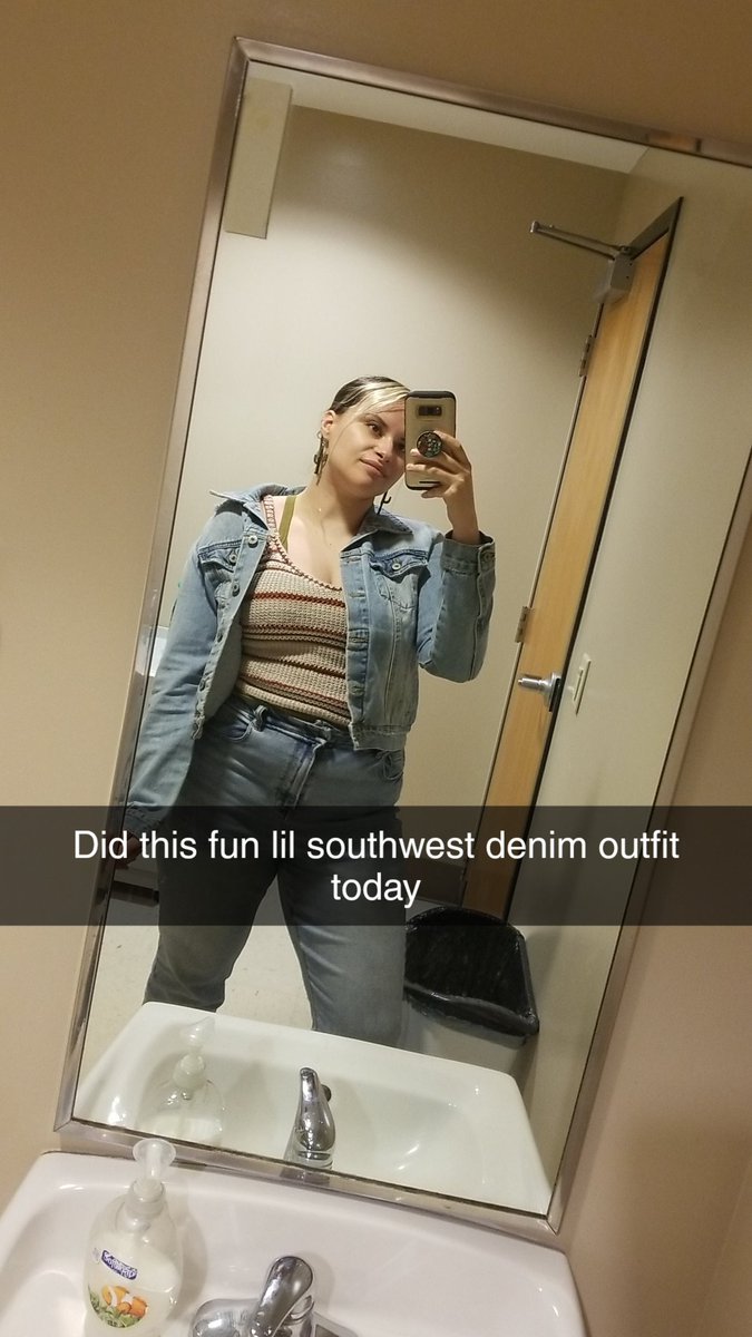 lauree33n's tweet photo. Turning into a southwest girl will someone buy me turquoise https://t.co/ACZ18aOjcM