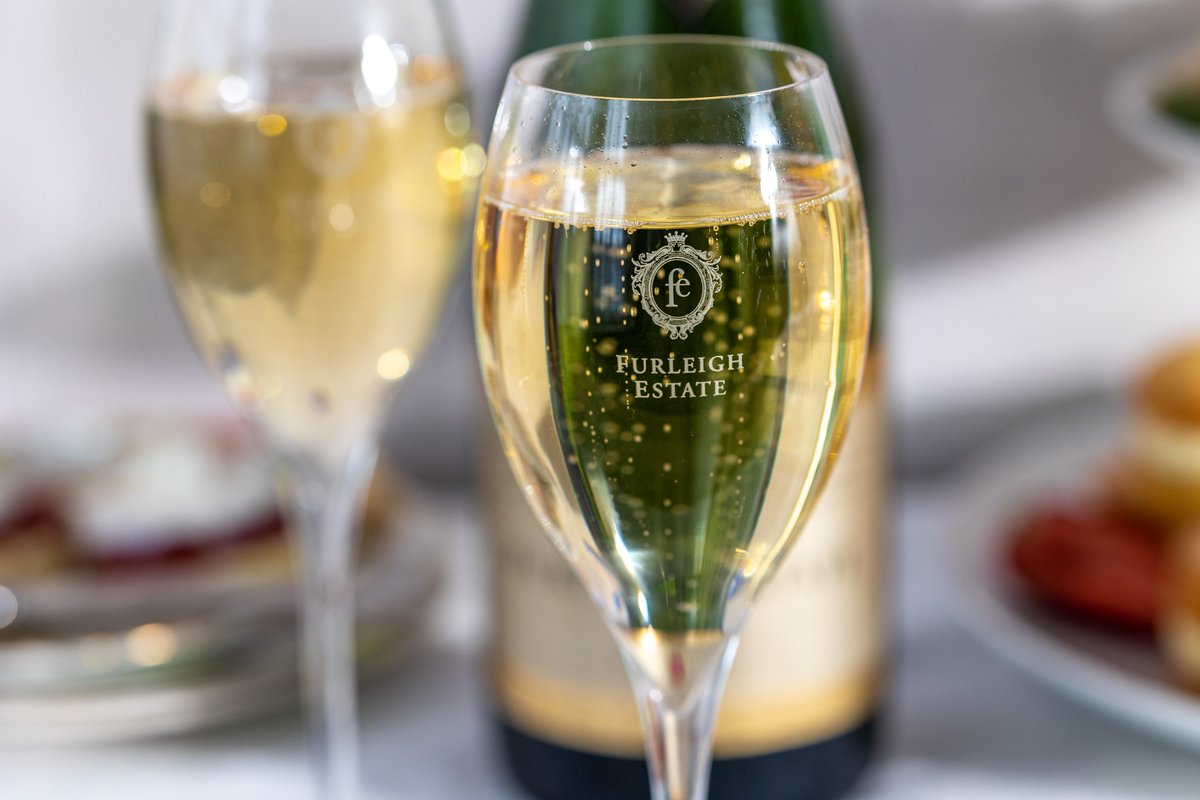 It's Fizz Friday! Which Furleigh Fizz will it be tonight? Our delicious Classic Cuvée is the perfect partner with Fish and Chips. 
We are open Tues - Sat 9am -5pm, last tasting 3pm. Tours Weds-Sat 10.30am &amp; 2.30pm. Complimentary glass of fizz for all March tours, Book online now!