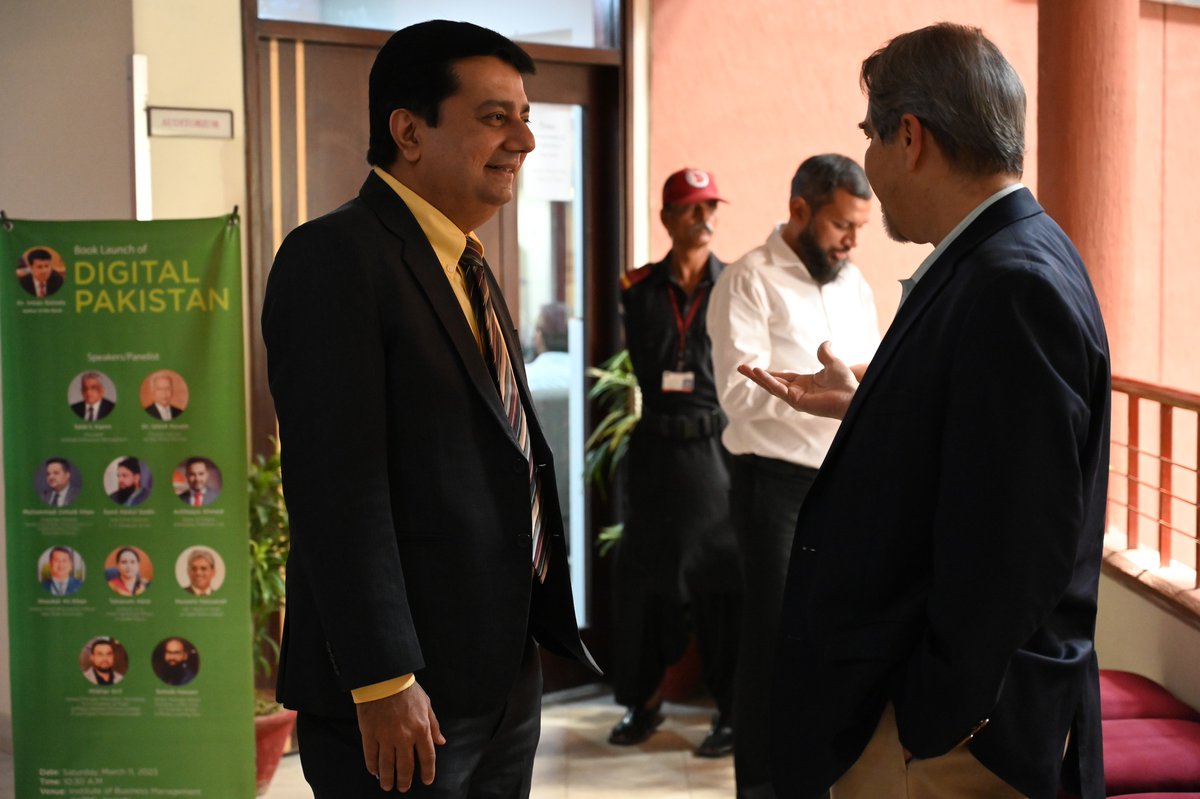 imranbatada's tweet photo. Such a pleasant surprise to see my former boss Dr. Farrukh Iqbal at my book launch!

Thank you for taking the time to come and support me. 

#grateful #booklaunch #formerboss #mentorship #imranbatada https://t.co/ZKoTkaw2Tk