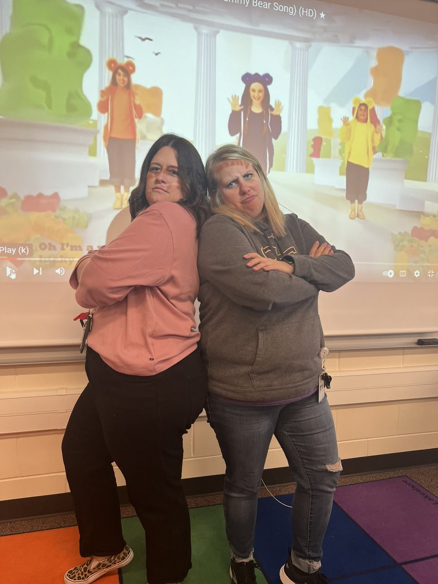 whitnflower's tweet photo. Dance Battle with Ms. Gruntorad during a brain break.  Who needs a hype man when you have 2nd graders?  The consensus: we all win!
#beyouatstolleypark https://t.co/pTT67n6VMp