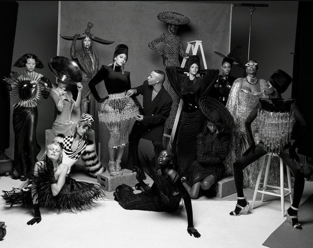 B7Album's tweet photo. Beyoncé x Balmain 
RENAISSANCE COUTURE 

16 looks corresponding to each of the 16 songs on the hit album, RENAISSANCE https://t.co/vwMXQmc10E