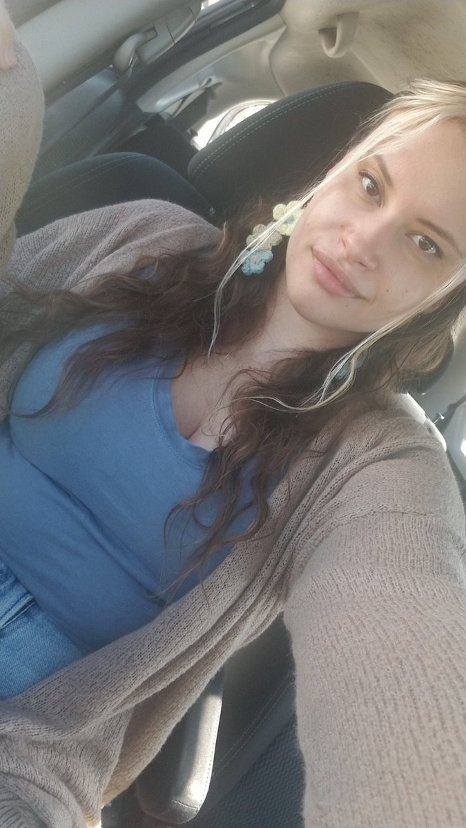 lauree33n's tweet photo. Also I make earrings now https://t.co/Gu8k0TITJ2