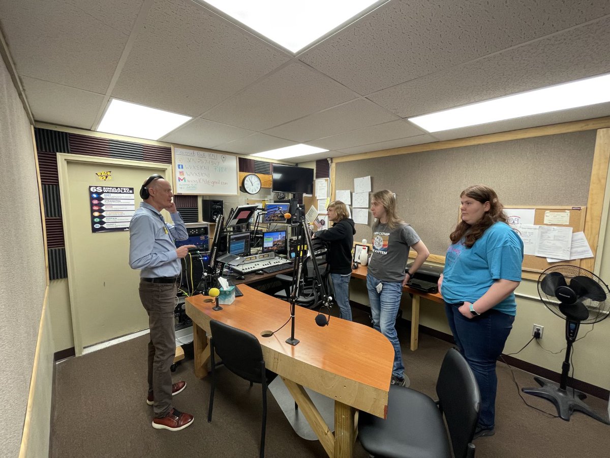 WVPB’s Education Team &amp; COO Eddie Isom visited the broadcasting crew at South Branch Career &amp; Technical Center in Petersburg, WV yesterday! 🎙️📻 Visit our website to learn more about our education department and to request a free event! wvpublic.org/wvpb-education/ 

#WVPBEducation