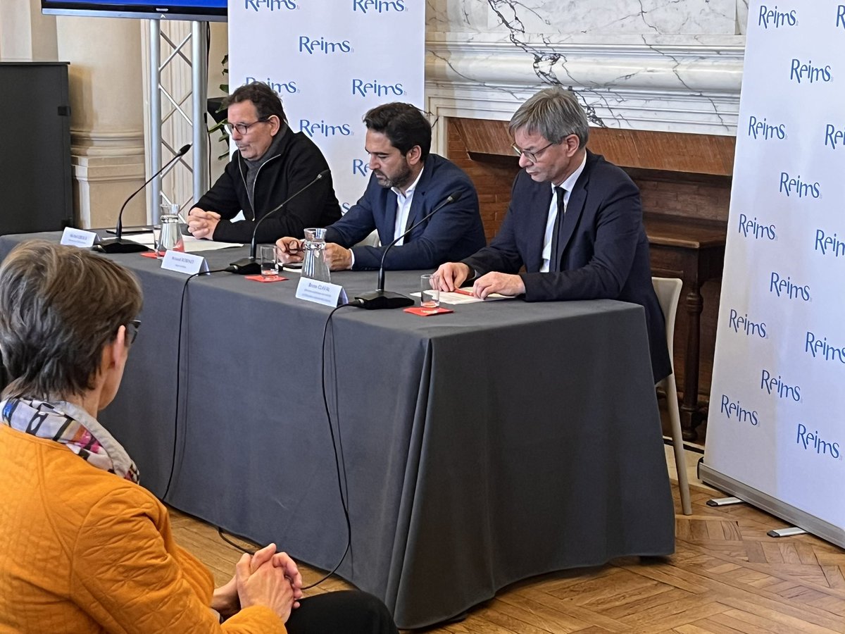 Signature d’une convention <a href="/DSDEN51/">DSDEN de la Marne</a> , <a href="/VilledeReims/">Ville de Reims</a> , <a href="/creps_reims/">CREPS de Reims</a> , permettant de mettre en place l’aisance aquatique sur le secteur de la piscine Château d’Eau. Près de 150 enfants de moyenne section vont bénéficier de ce dispositif.