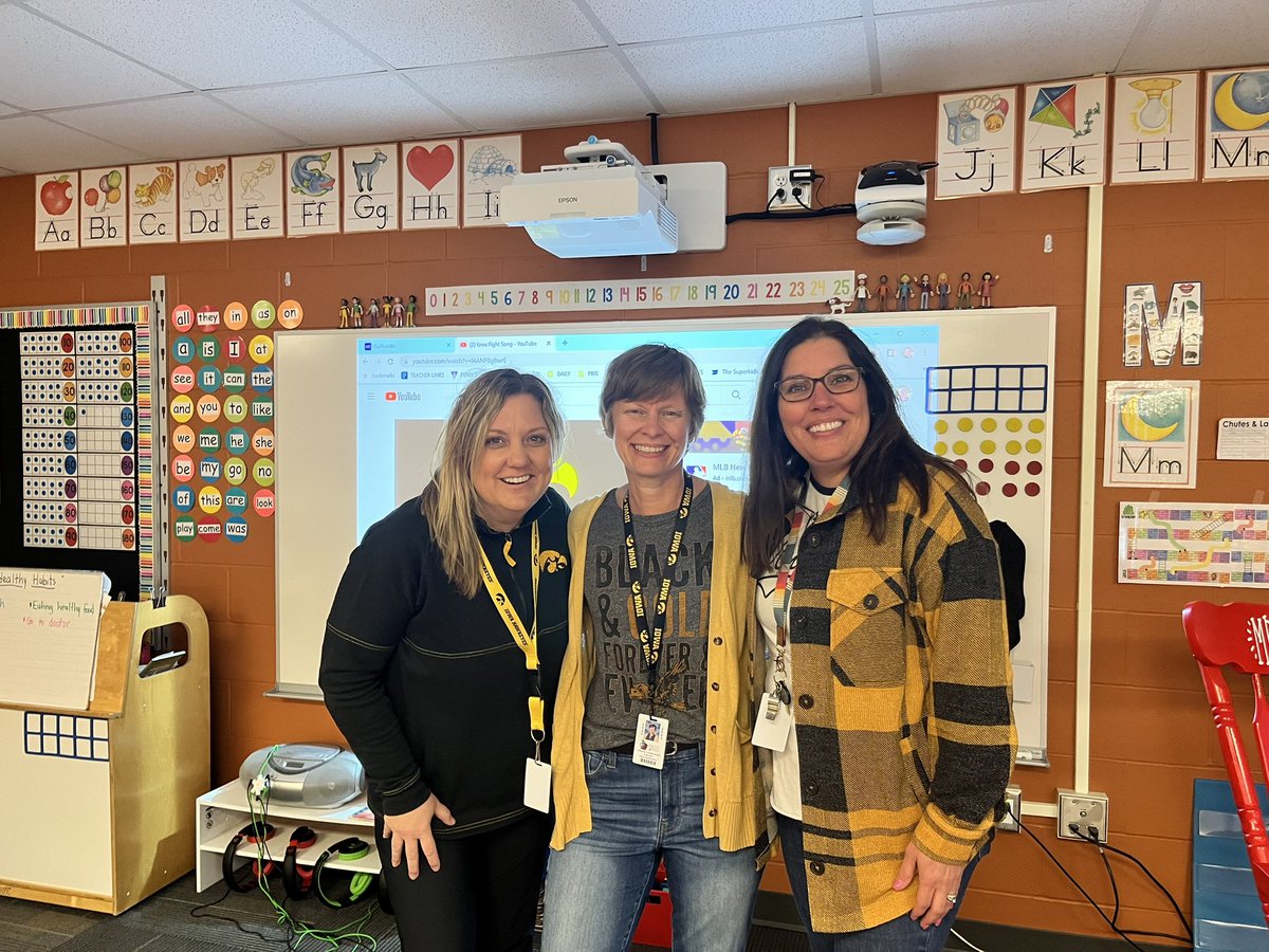TraciMeyers6's tweet photo. Whether IN Carver @IowaWBB or AT Penn @IowaCitySchools, we 💛🖤 cheering on our Hawks! https://t.co/YrYt2DNTlm