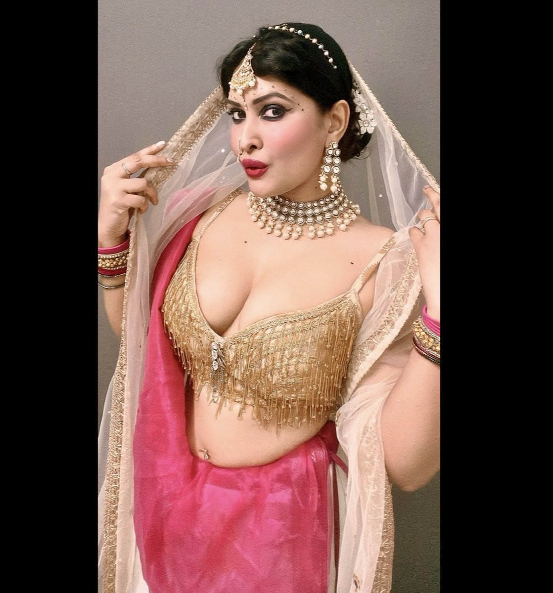 KashishVaishali's tweet photo. 🥰Wearing beautiful jewellery keeps you healthy”♥️#classy #classyvision 😇by VC Jewellery ❤️ https://t.co/pdPrwXg1dn