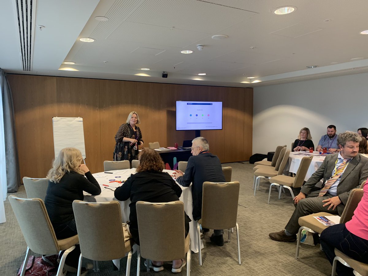 TumayGunduz's tweet image. Privileged to be able to present all our learnings with manipulatives and bar models with the amazing @becatherfold #CfEM