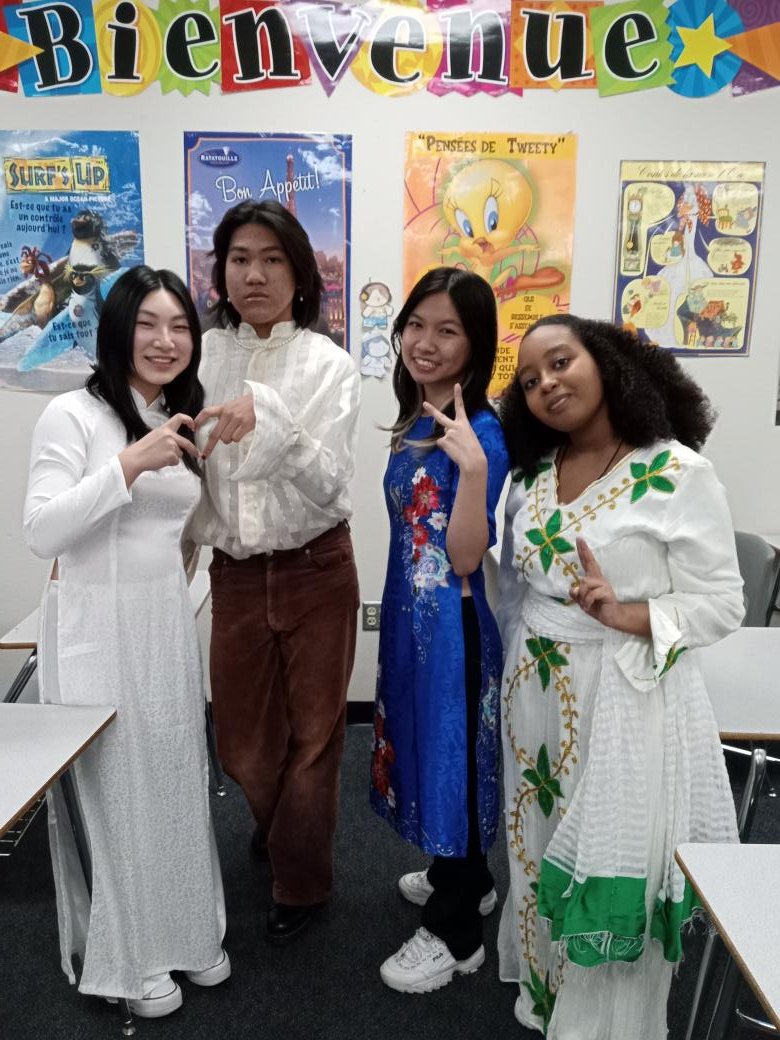 SHSAudrey_Smith's tweet photo. Cultural Spotlight Day at SHS. Some of my AP French students representing their cultures! @SantiagoSharks #todayatshs @CNUSD https://t.co/bdZy2sjFv4