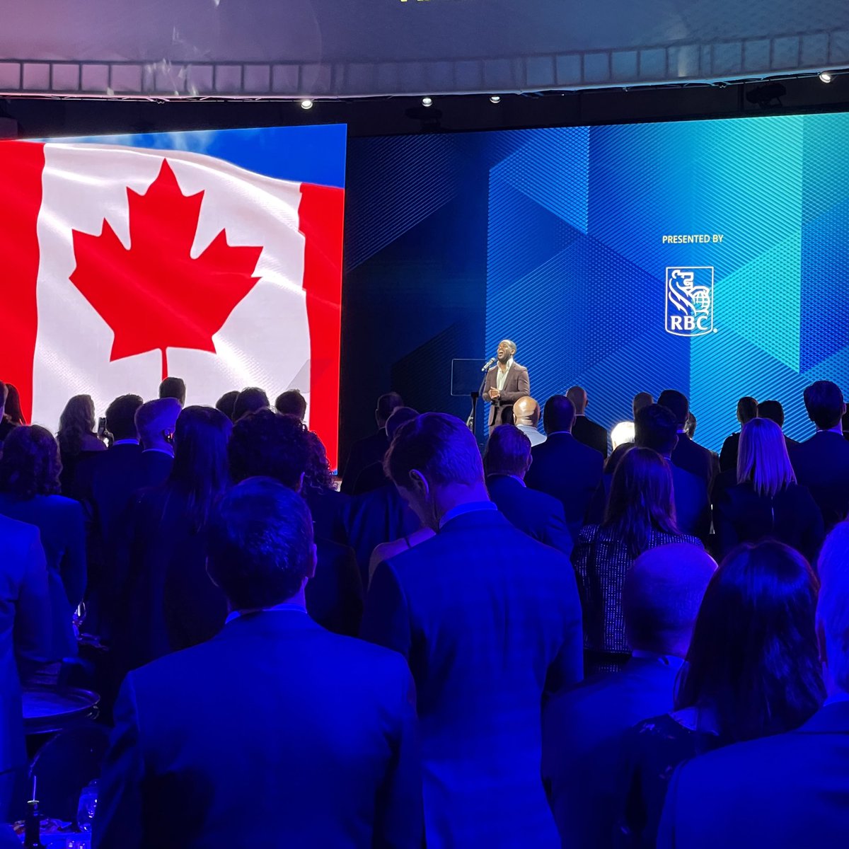 BradMBradford's tweet photo. A great evening connecting with our city’s leaders at last night’s @TorontoRBOT Annual Dinner. A strong economy is vital to ensure our city continues to thrive in the years to come.  
#AbovetheRadar https://t.co/O2I3ArewiI
