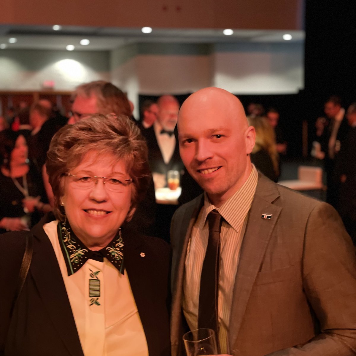 BradMBradford's tweet photo. A great evening connecting with our city’s leaders at last night’s @TorontoRBOT Annual Dinner. A strong economy is vital to ensure our city continues to thrive in the years to come.  
#AbovetheRadar https://t.co/O2I3ArewiI